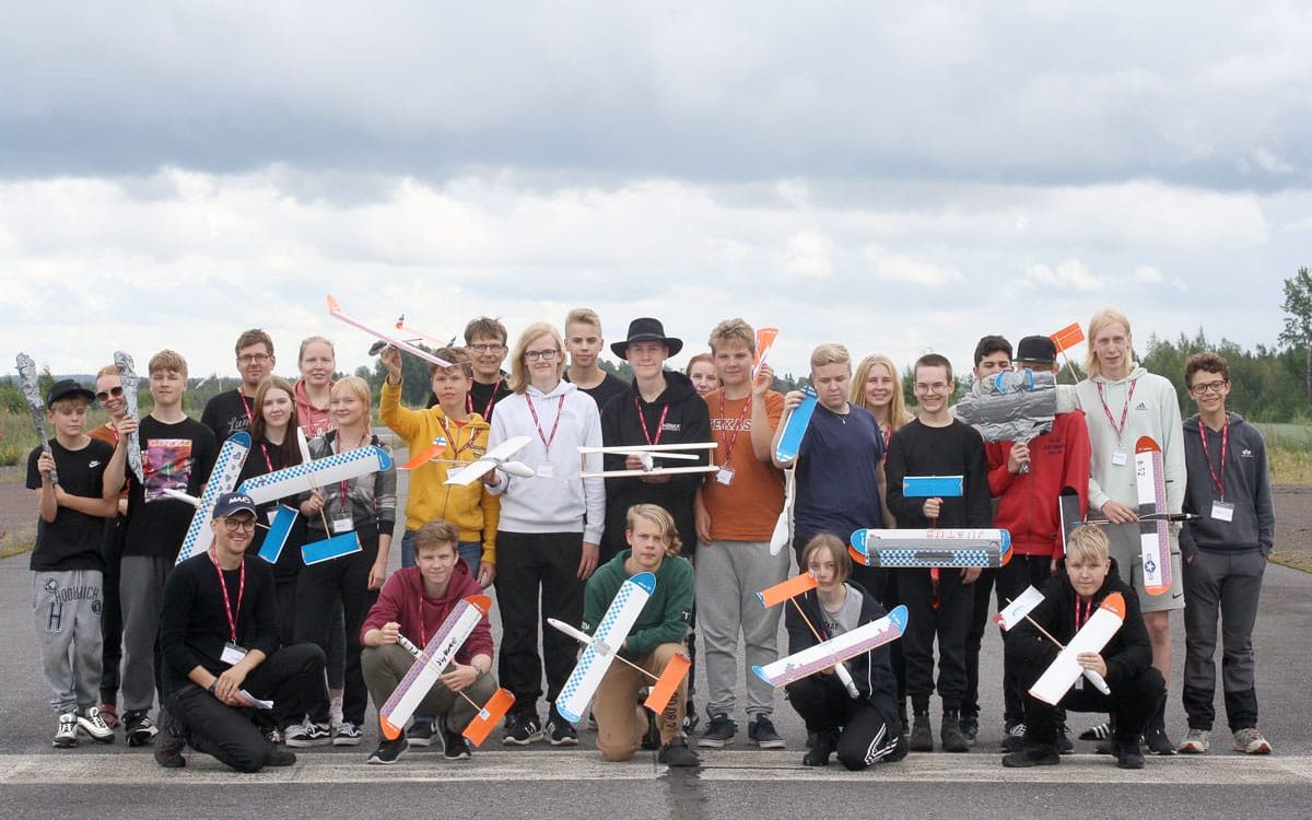 peltilintu-leirilaiset